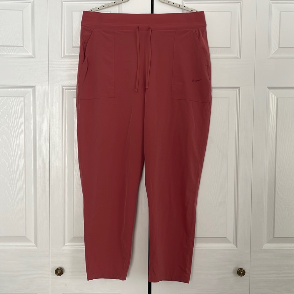 Nike Womens Bliss Lux DriFit training pants